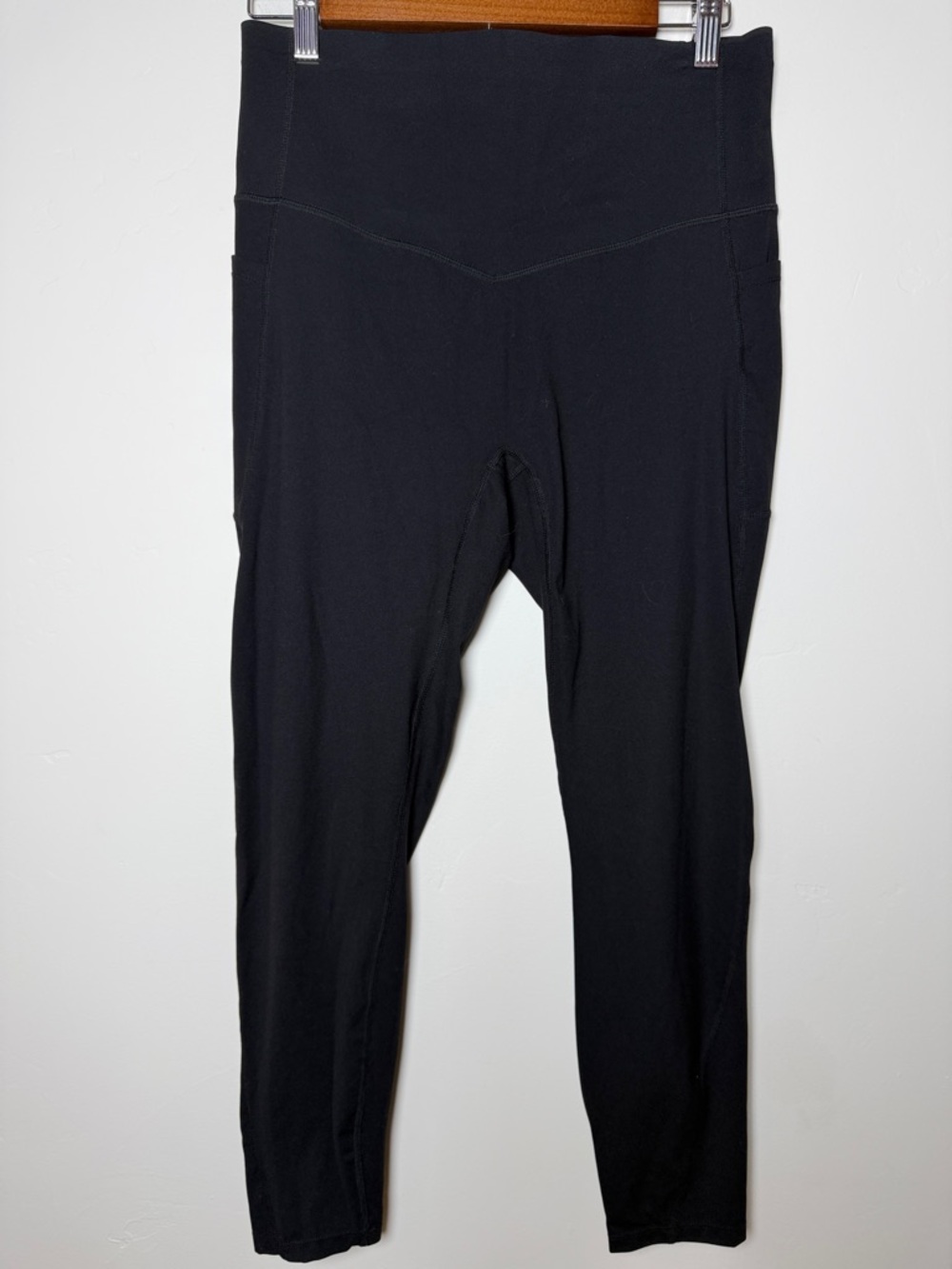 Halara UltraSculpt High Waisted Tummy Control Pocket Shaping Training Leggings L - Picture 4 of 6